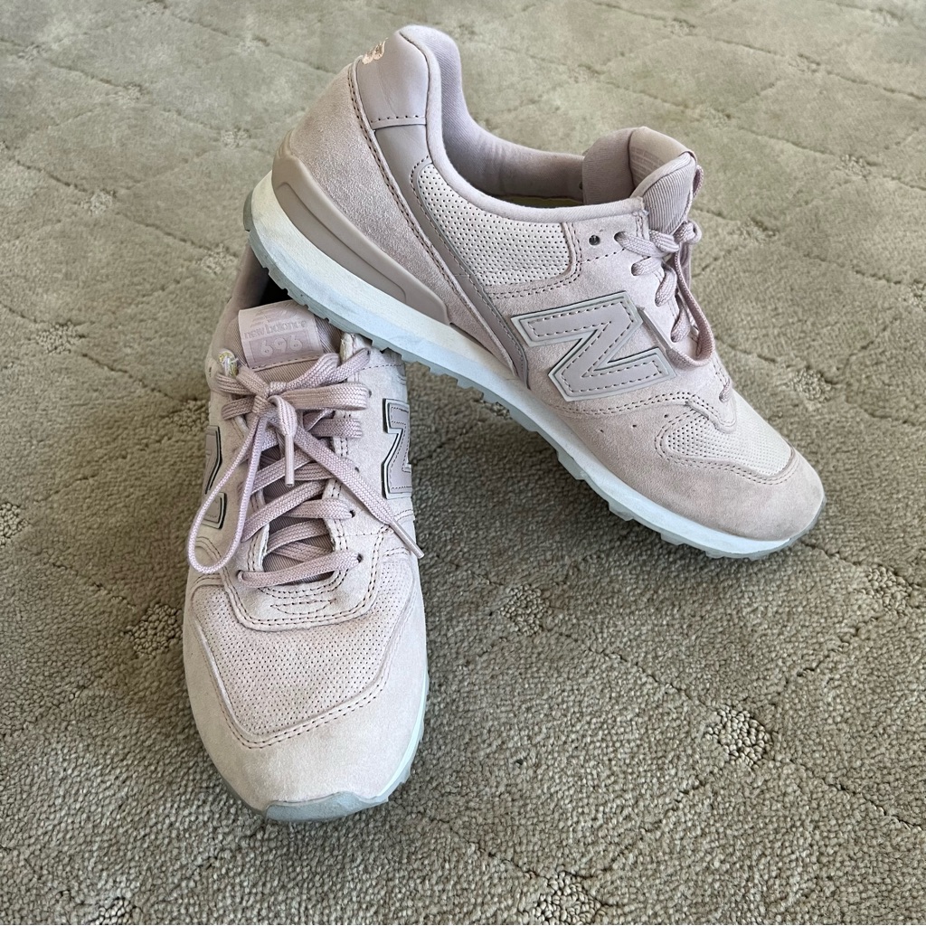 New Balance 696
